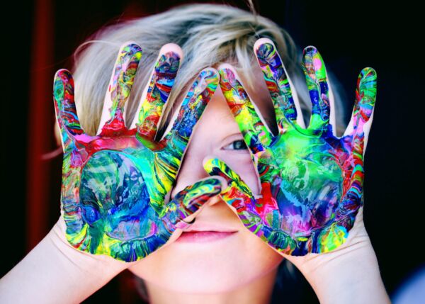 Color hands child